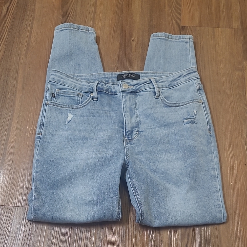 Judy Blue Light Wash Denim Jeans for women zise 13/31 used good condition.
